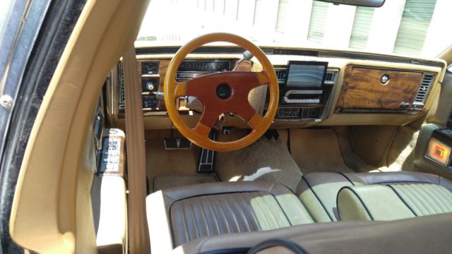 1989 Cadillac Brougham Buckskin - photo 3