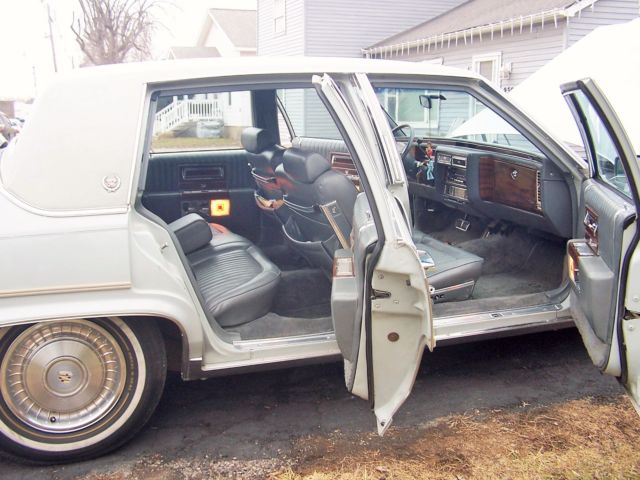 1989 Cadillac Brougham - photo 8