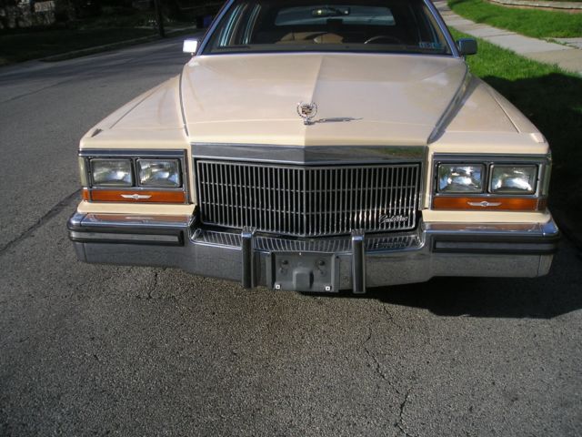 1989 Cadillac Fleetwood Brougham - photo 4