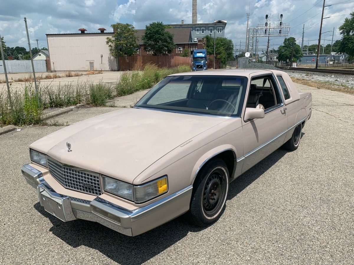 1989 Cadillac Fleetwood - photo 2