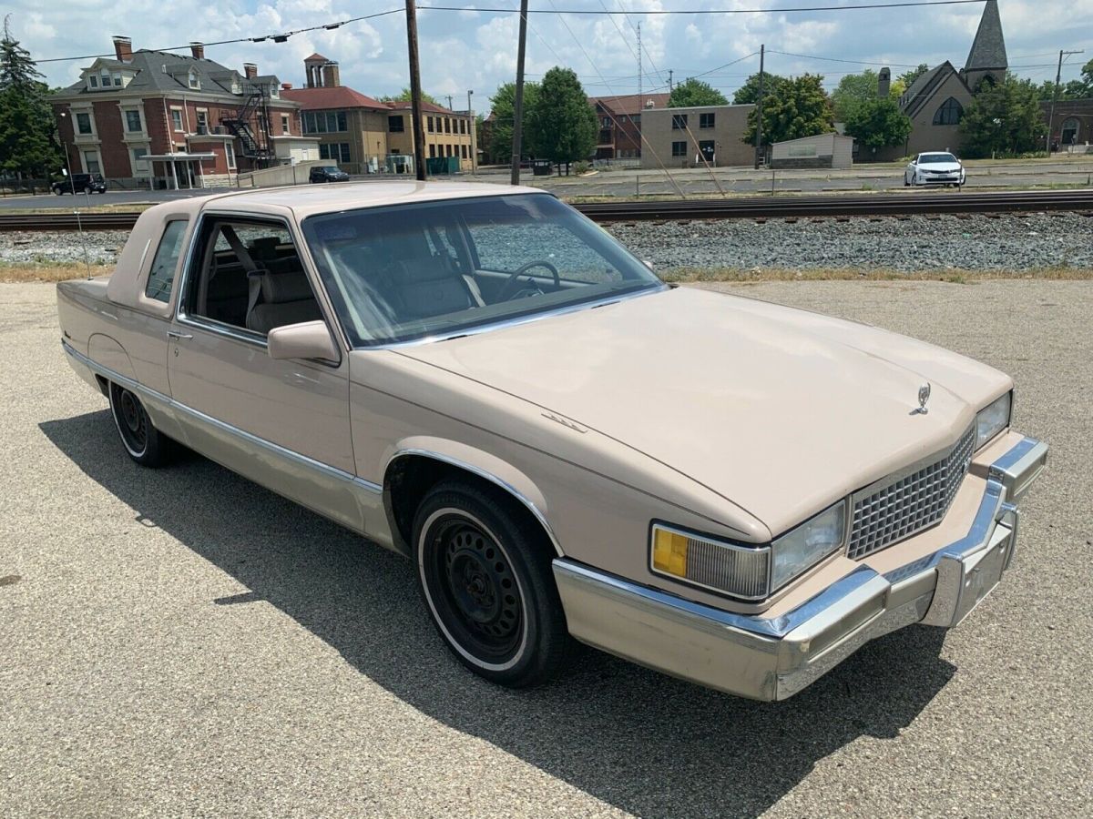 1989 Cadillac Fleetwood - photo 4