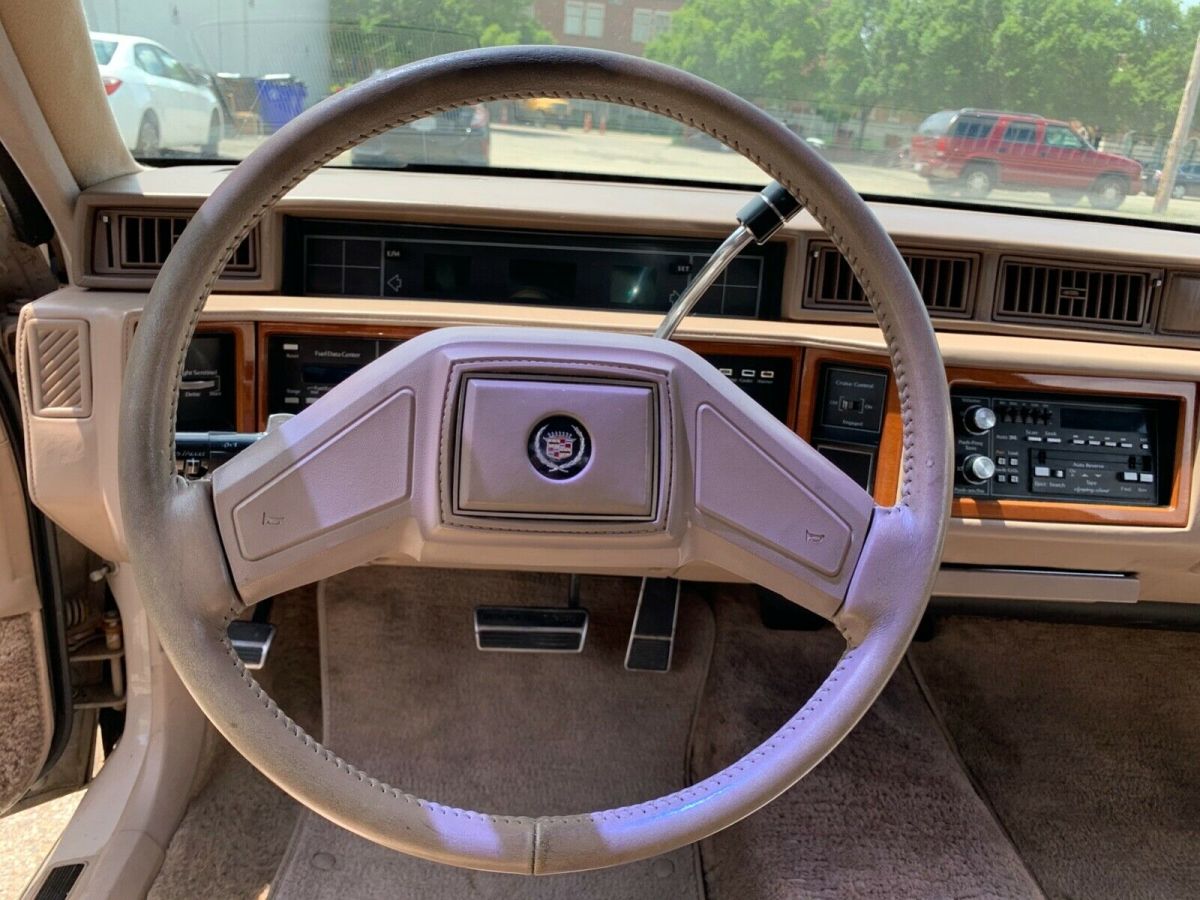 1989 Cadillac Fleetwood - photo 8