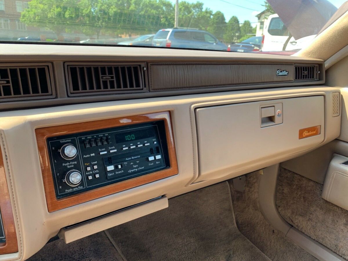 1989 Cadillac Fleetwood - photo 9