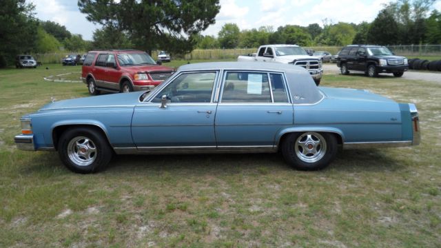 1989 Cadillac Fleetwood D'Elegance - photo 4