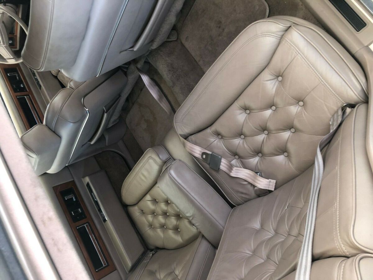 1989 Cadillac Fleetwood - photo 12