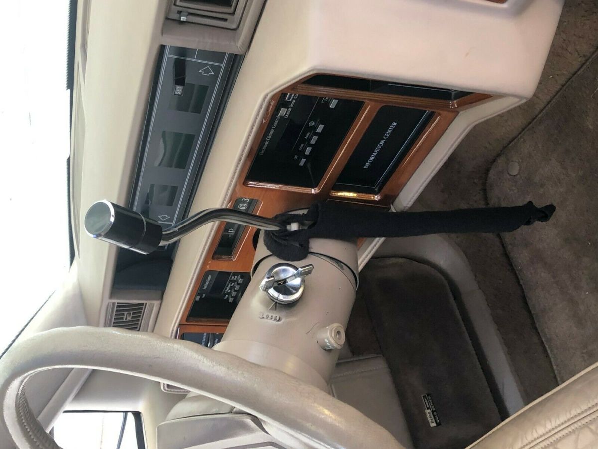 1989 Cadillac Fleetwood - photo 9