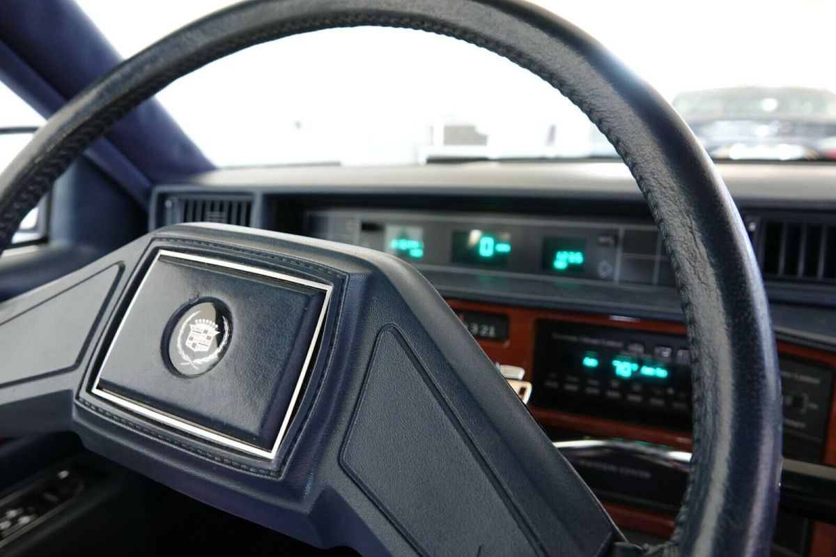 1989 Cadillac Fleetwood - photo 13