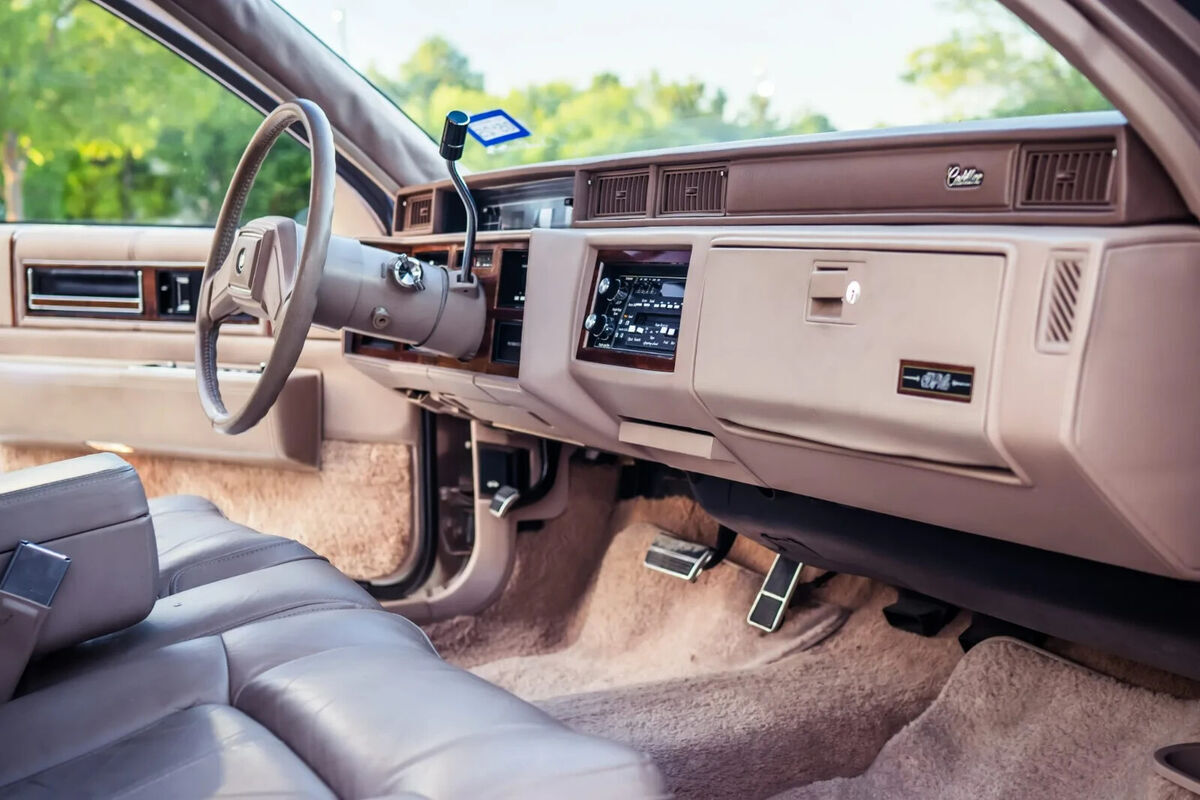 1989 Cadillac DeVille - photo 10