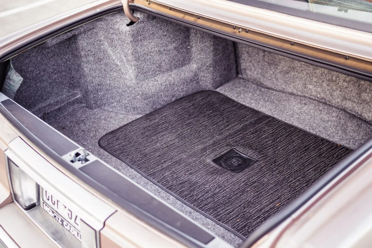 1989 Cadillac DeVille - photo 12