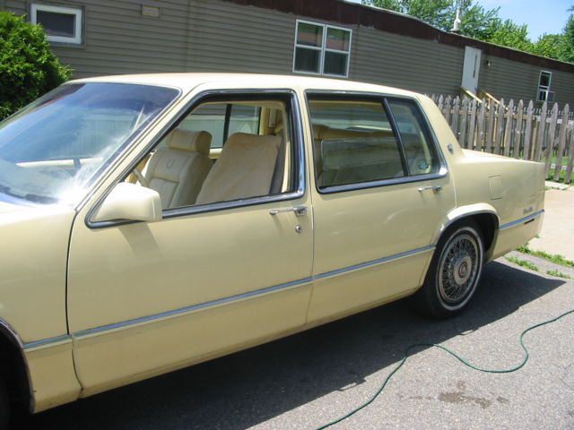1989 Cadillac Sedan Deville, 4.5 litre V8 ~ 4-Door Automatic 1989 Cadillac DeVille