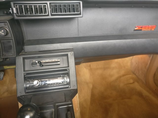 1989 Chevrolet Camaro Iroc z28 - photo 11