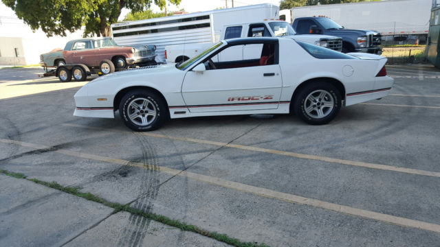 1989 Chevrolet Camaro IROC Z - photo 3