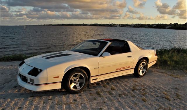 1989 Chevrolet Camaro IROC-Z - photo 2