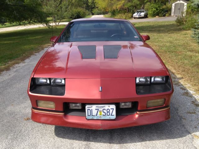 1989 Camaro IROC-Z with LOW MILES - 58k orig. miles '89 Iroc Z 28 Hardtop F-Body 1989 Chevrolet Camaro Z28