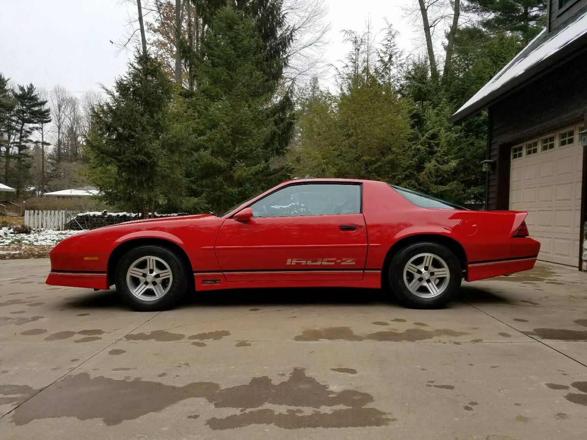 1989 Chevrolet Camaro IROC Z - photo 2