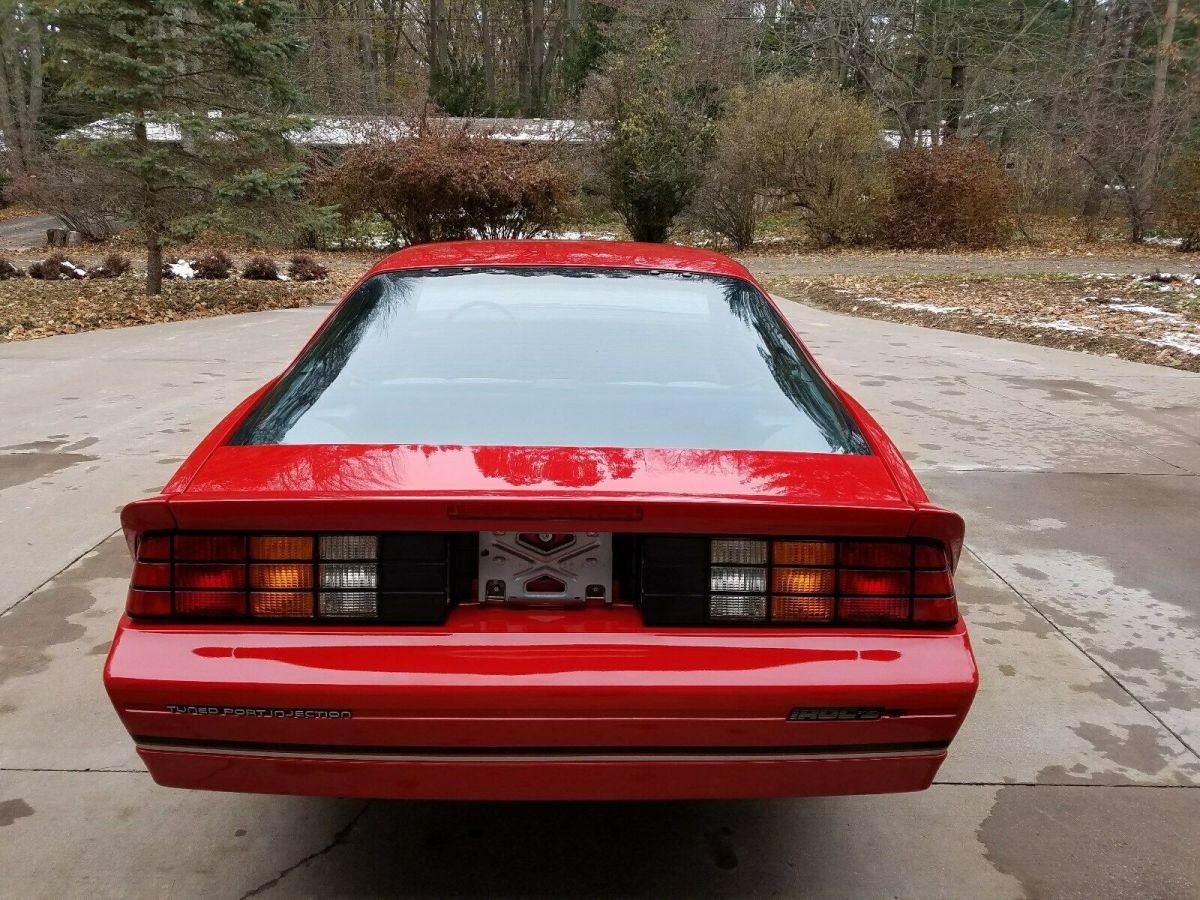 1989 Chevrolet Camaro IROC Z - photo 4