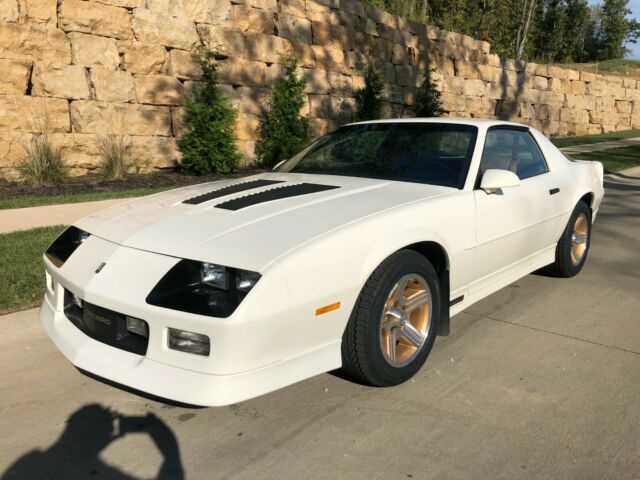 1989 Camaro IROC Z28 5.7 only 19000 actual miles! all Original factory SLP kit 1989 Chevrolet Camaro Iroc z28