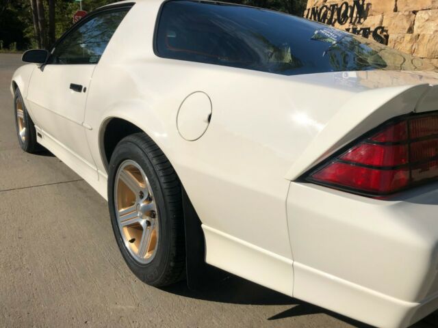 1989 Chevrolet Camaro Iroc z28 - photo 6