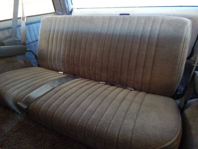 1989 Chevrolet Suburban - photo 11