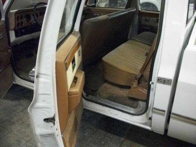 1989 Chevrolet C/K Pickup 3500 - photo 9