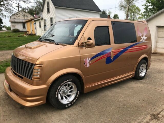 1989 Chevrolet Astro Van Fully custom van Inside and out American Flag w/ Eagles 1989 Chevrolet Astro