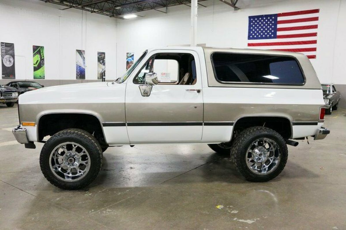 1989 Chevrolet Blazer - photo 2