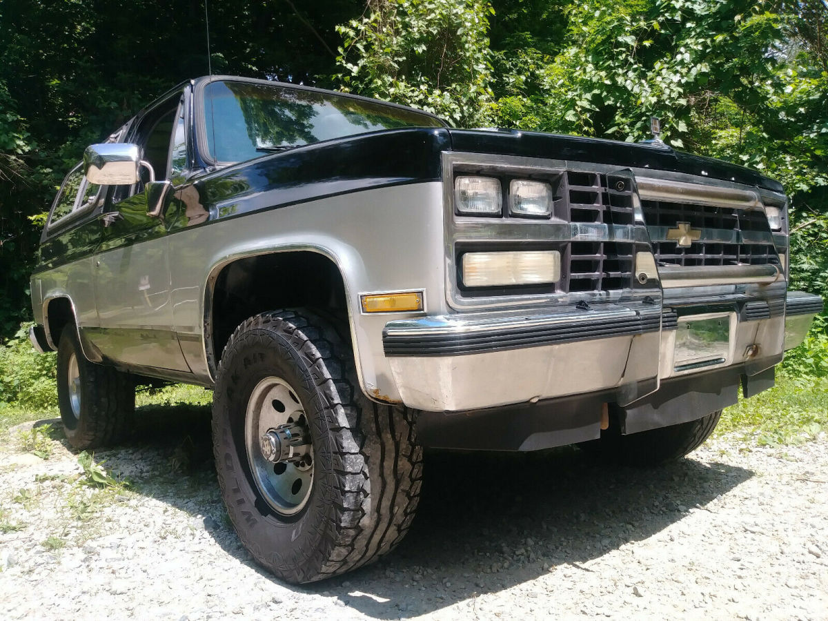 1989 Chevrolet Blazer K5 Silverado 4X4, Auto, AC, PW, PL 1989 Chevrolet Blazer