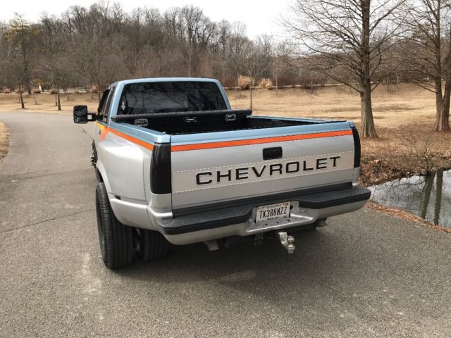 1989 Chevrolet C/K Pickup 3500 Silverado - photo 4