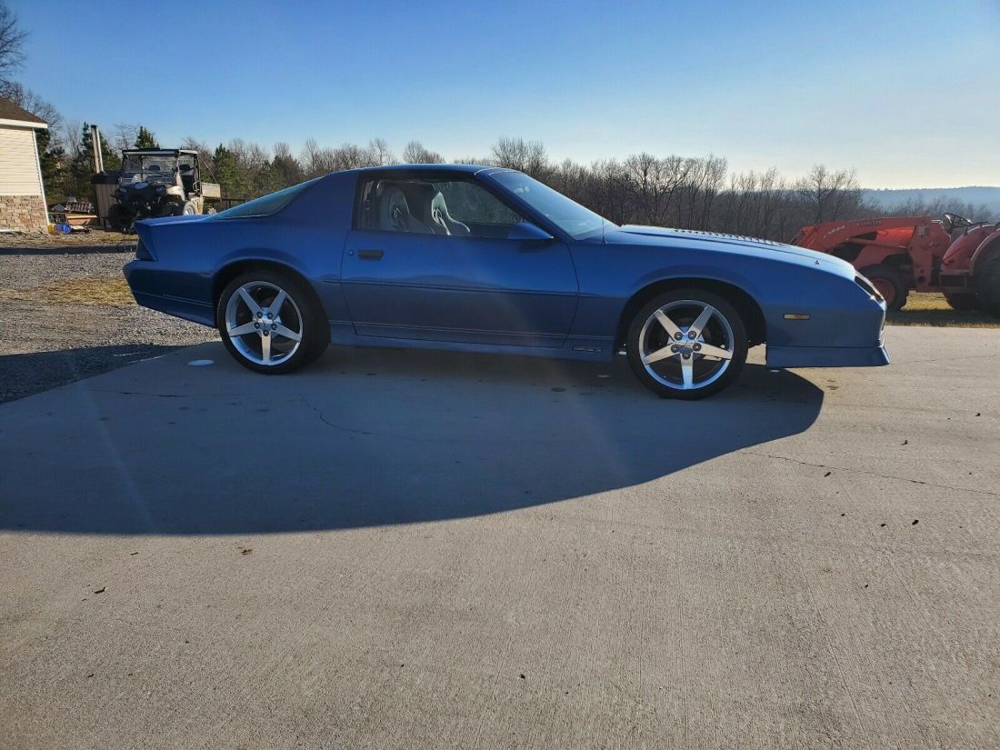 1989 Chevrolet Camaro - photo 3