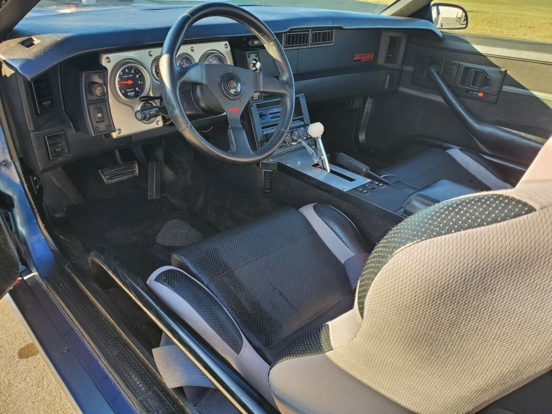 1989 Chevrolet Camaro - photo 9