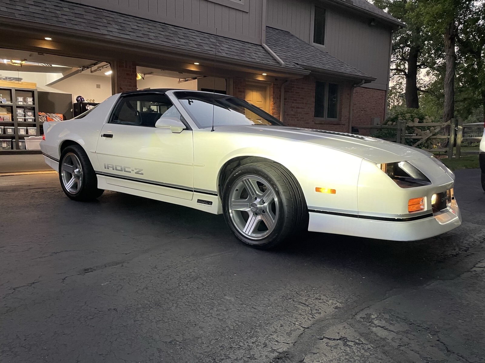 1989 Chevrolet Camaro IROC z T-TOP - photo 2