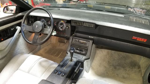 1989 Chevrolet Camaro Iroc-Z - photo 8