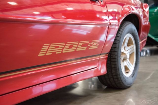 1989 Chevrolet Camaro IROC Z28 - photo 9