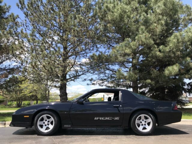 1989 Chevrolet Camaro IROC Z cou - photo 2