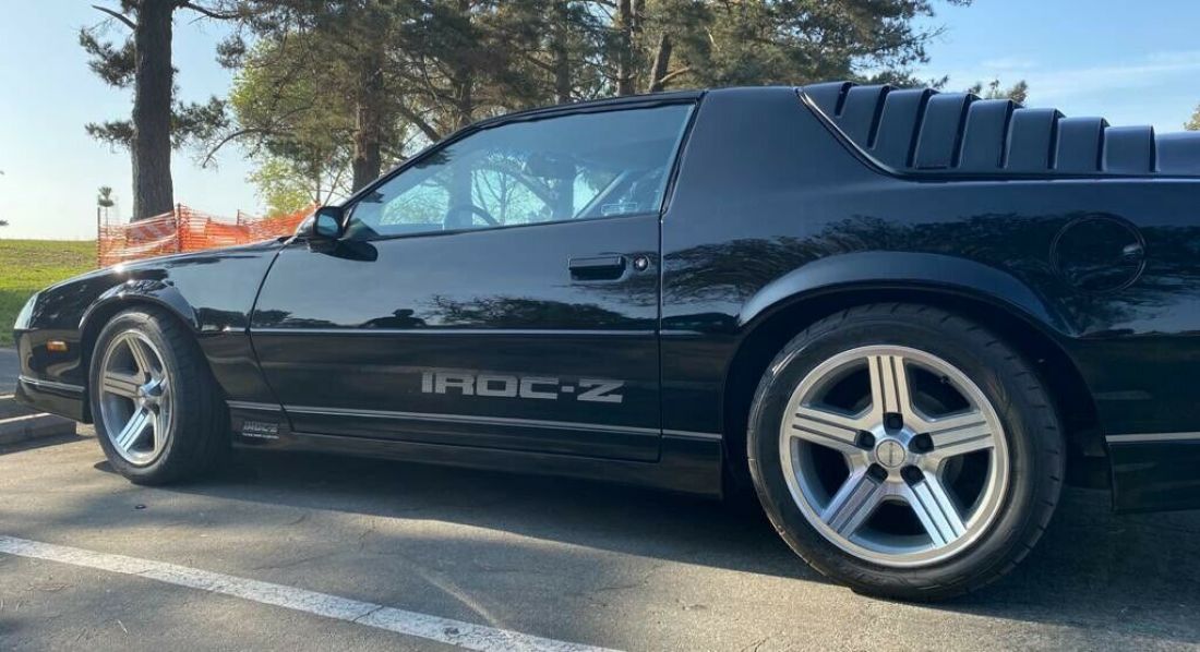 1989 Chevrolet Camaro IROC-Z 5.0 5spd Manual Tune Port Injection T-Tops! - photo 2