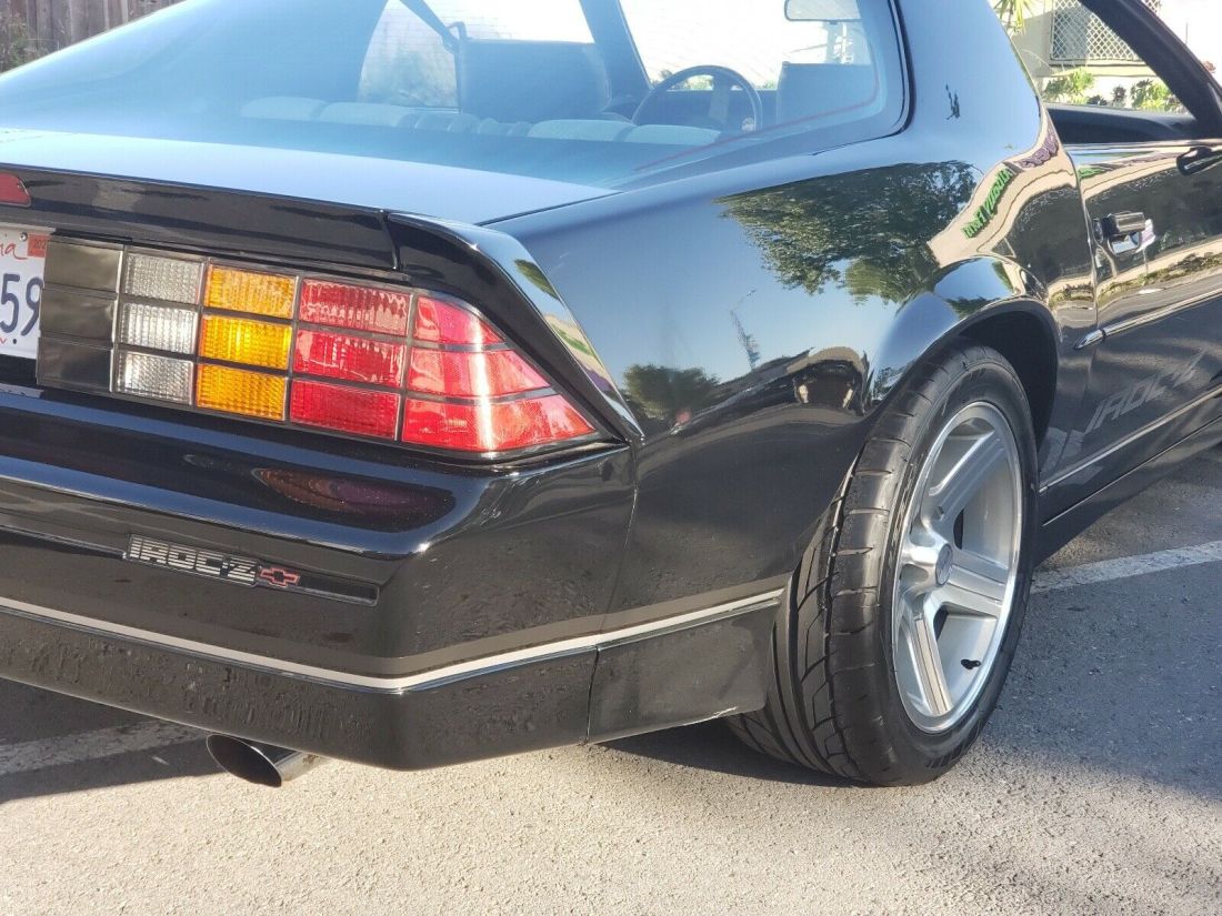 1989 Chevrolet Camaro Iroc-Z 5spd Manual T-tops TPI - photo 11