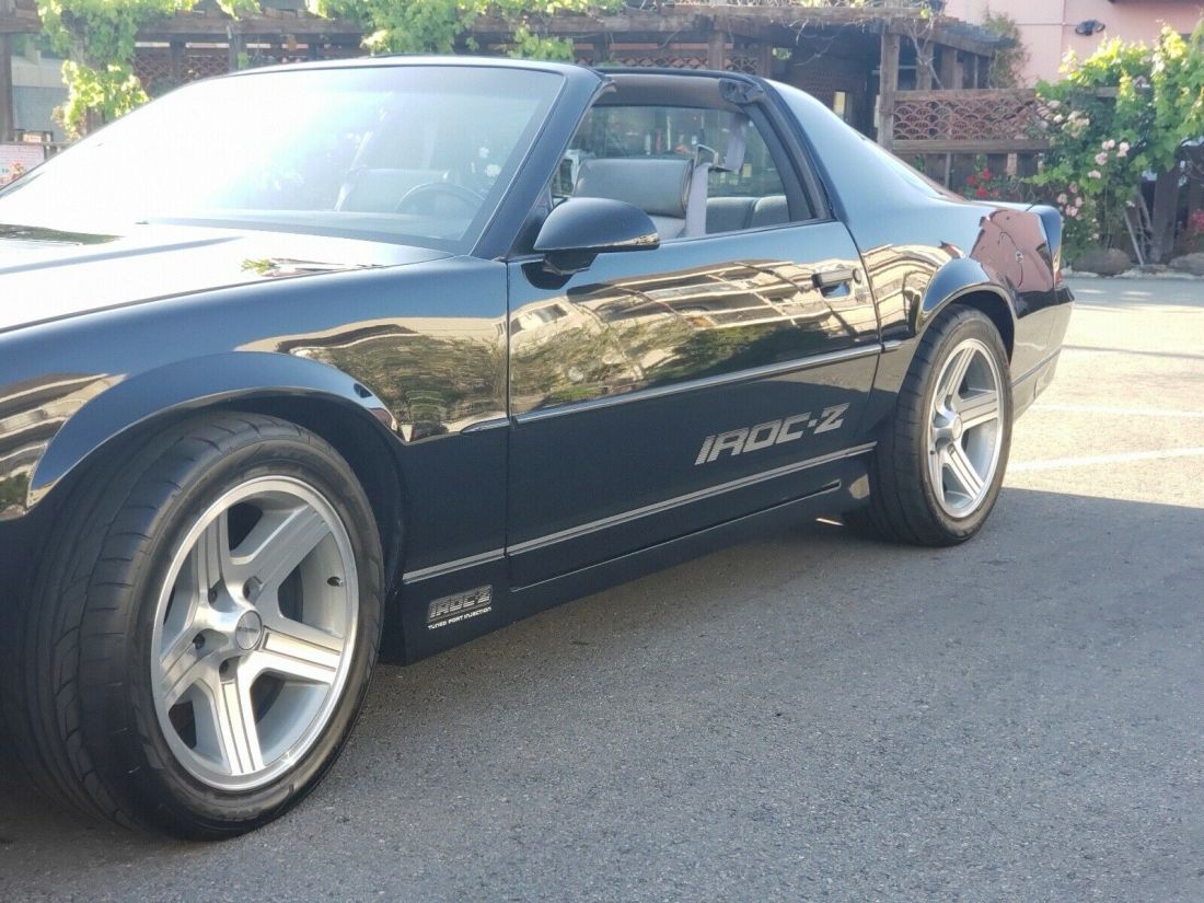 1989 Chevrolet Camaro Iroc-Z 5spd Manual T-tops TPI - photo 3