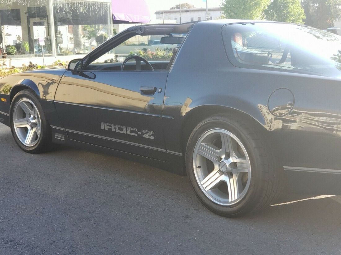 1989 Chevrolet Camaro Iroc-Z 5spd Manual T-tops TPI - photo 4