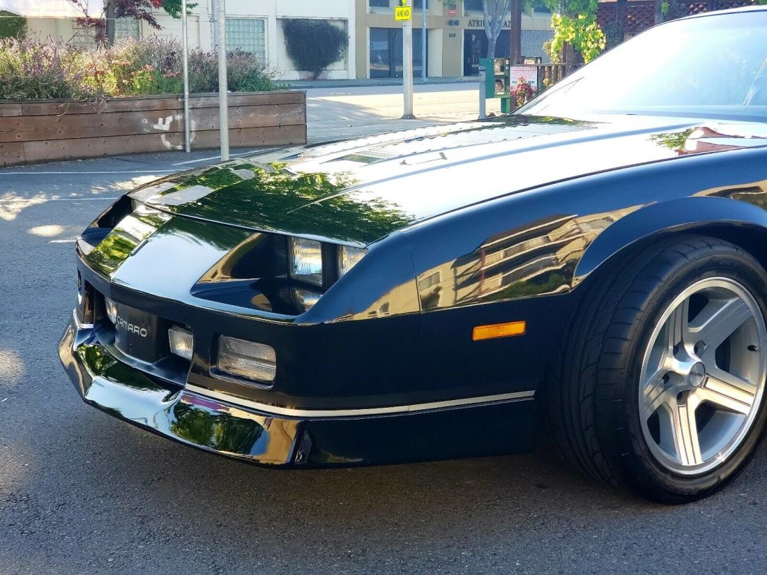 1989 Chevrolet Camaro Iroc-Z 5spd Manual T-tops TPI - photo 5