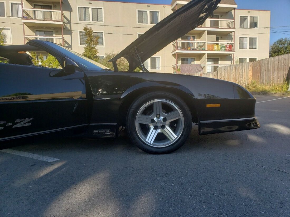 1989 Chevrolet Camaro Iroc-Z 5spd Manual T-tops TPI - photo 6
