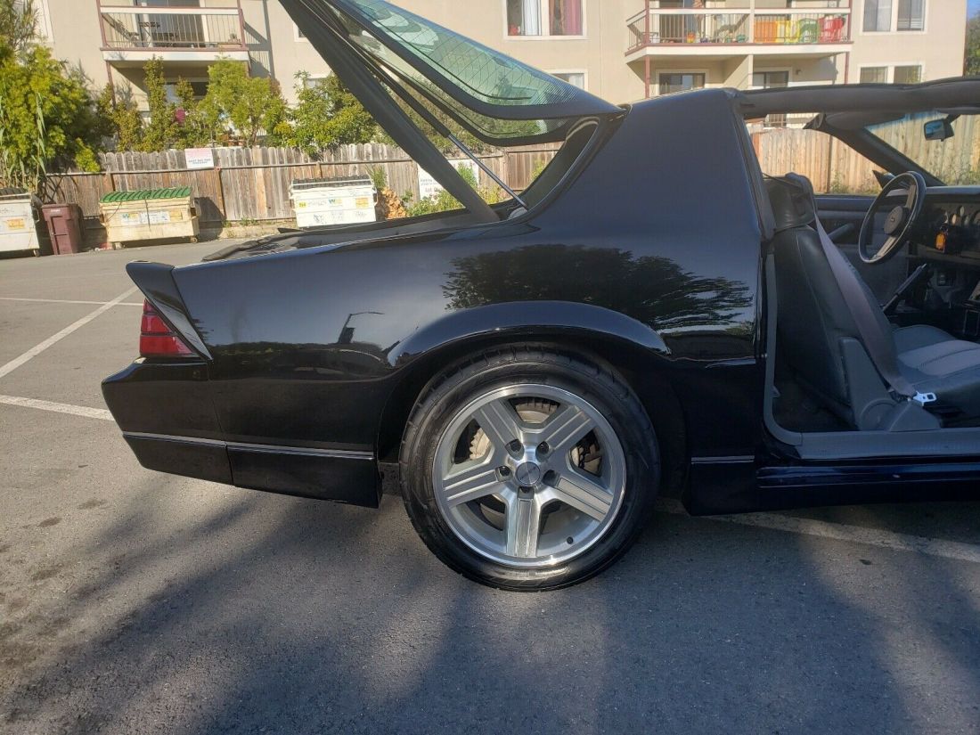 1989 Chevrolet Camaro Iroc-Z 5spd Manual T-tops TPI - photo 8