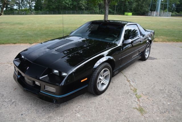 1989 Chevrolet Camaro IROC Z - photo 2