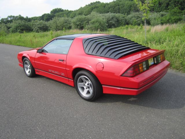 1989 Chevrolet Camaro IROC - photo 3