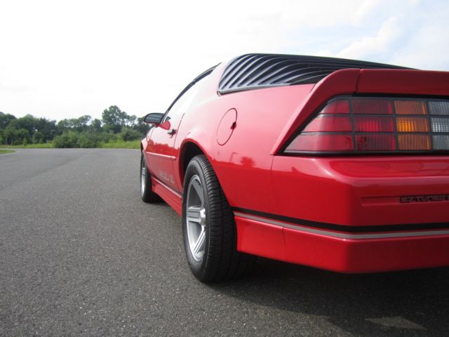 1989 Chevrolet Camaro IROC - photo 7