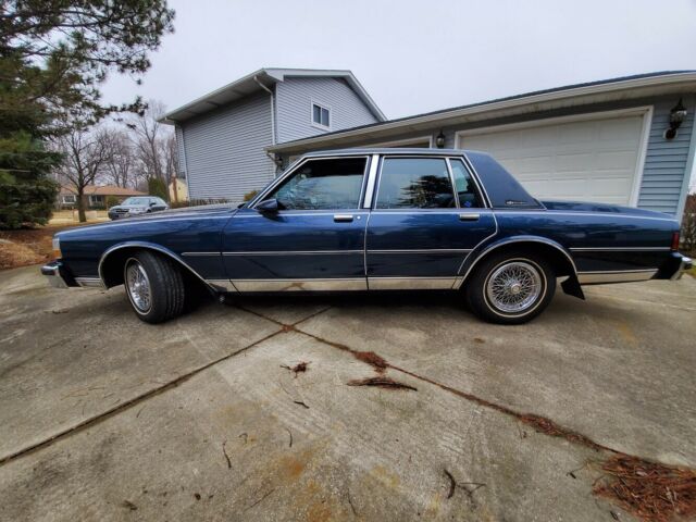 1989 Chevrolet Caprice broughman - photo 2