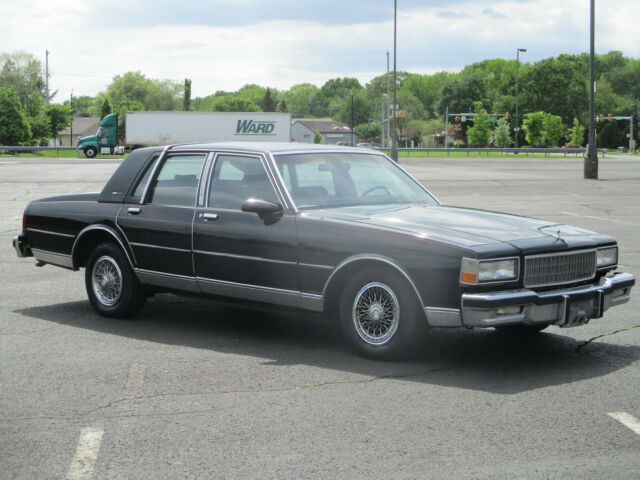 1989 Chevrolet Caprice LS CLASSIC BROUGHAM 5.0L V8 2ND OWNER 62K MLS ONLY - photo 4