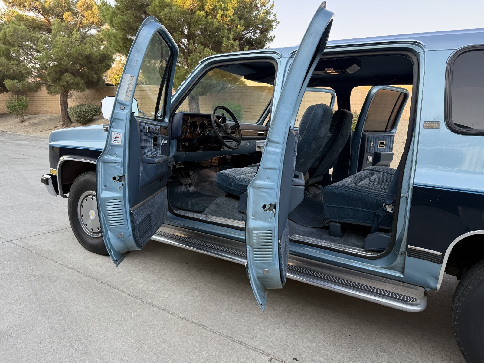 1989 Chevrolet Suburban - photo 9