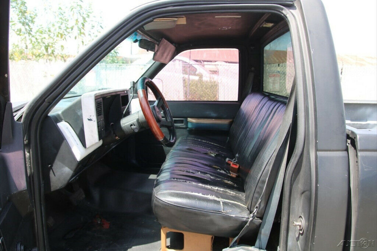 1989 Chevrolet C/K Pickup 1500 C1500 Cheyenne - photo 10