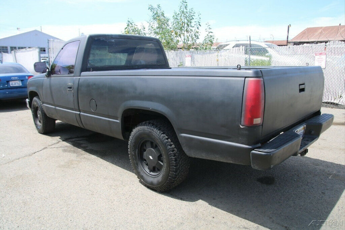 1989 Chevrolet C/K Pickup 1500 C1500 Cheyenne - photo 3