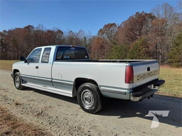 1989 Chevrolet 3/4 Ton Pickups K2500 Silverado 2dr 4WD Extended Cab LB - photo 3